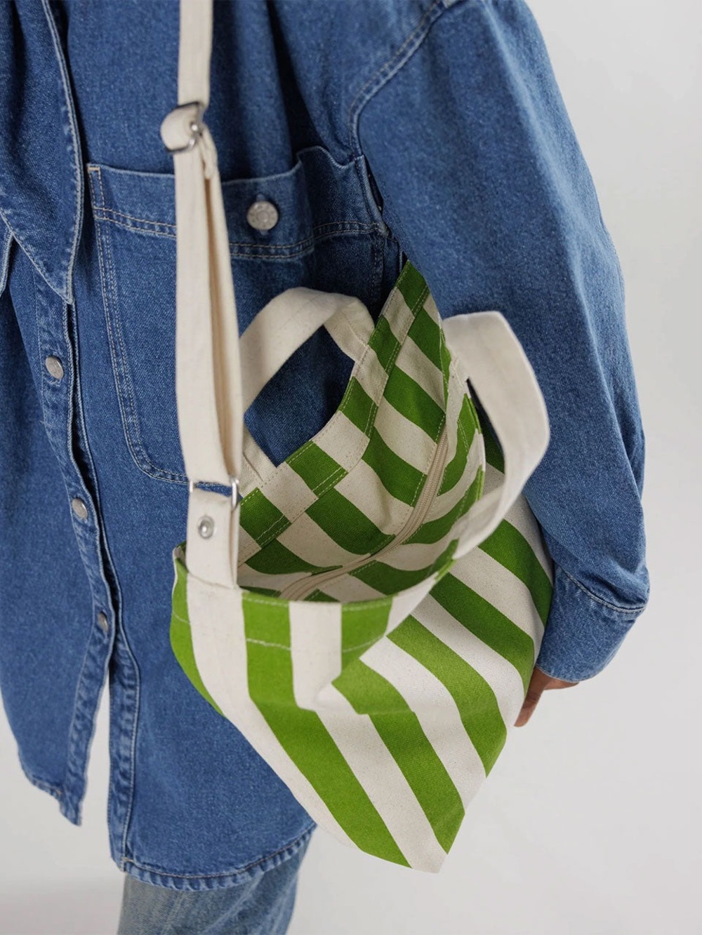 NWT BAGGU Horizontal Zip Duck Bag Green Awning Stripe - Picture 4 of 10